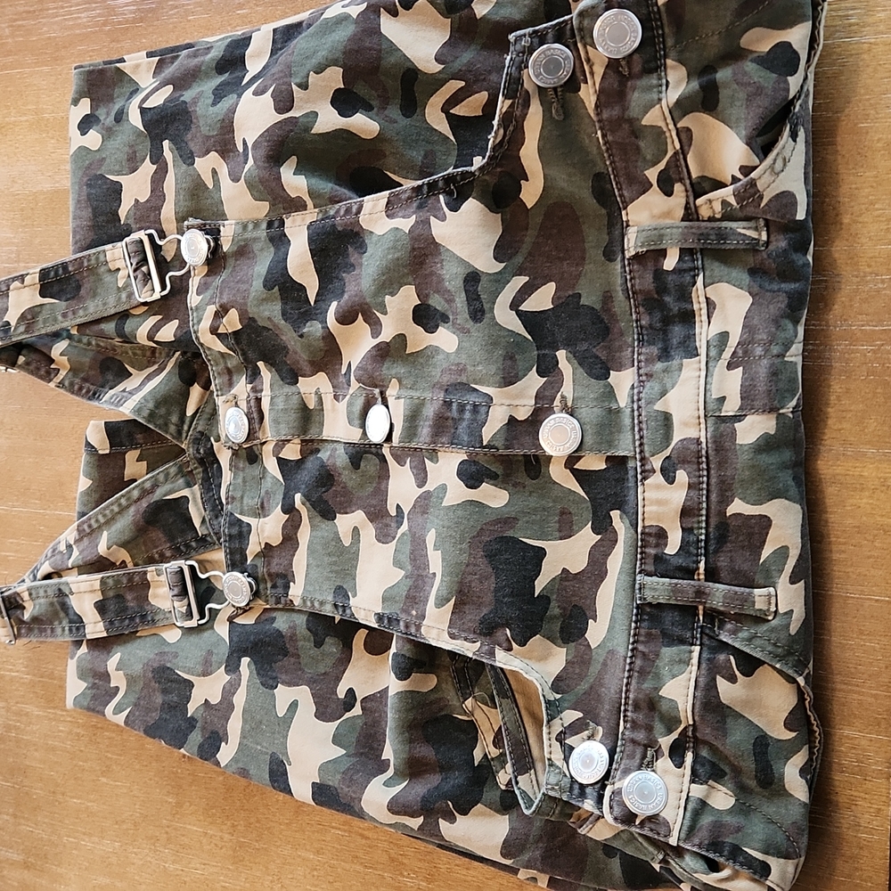 U B 2 URBAN BASICS CAMO OVERALLS - Picture 5 of 12